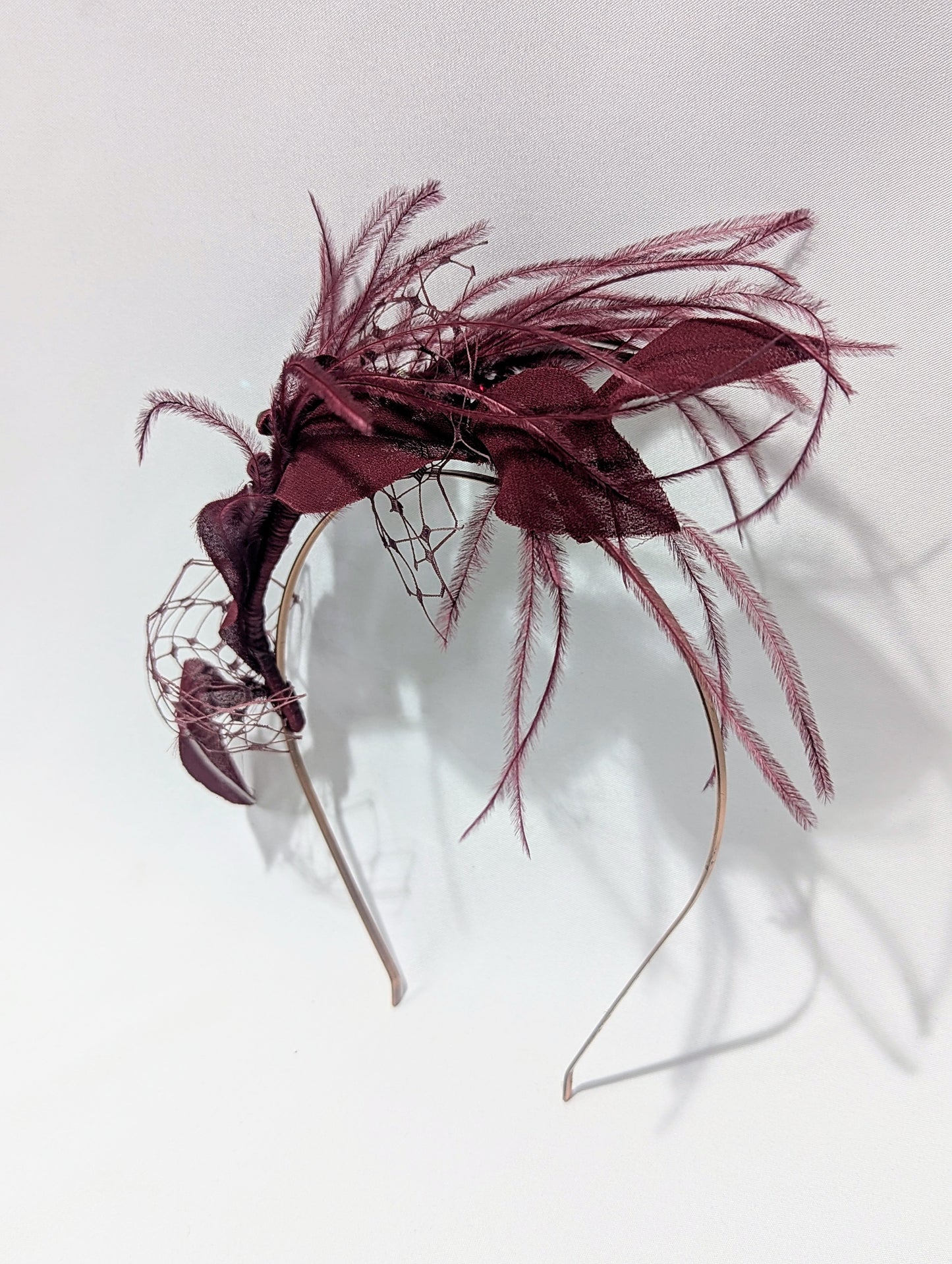 Diadema Hojas y Plumas Granate|Tocados