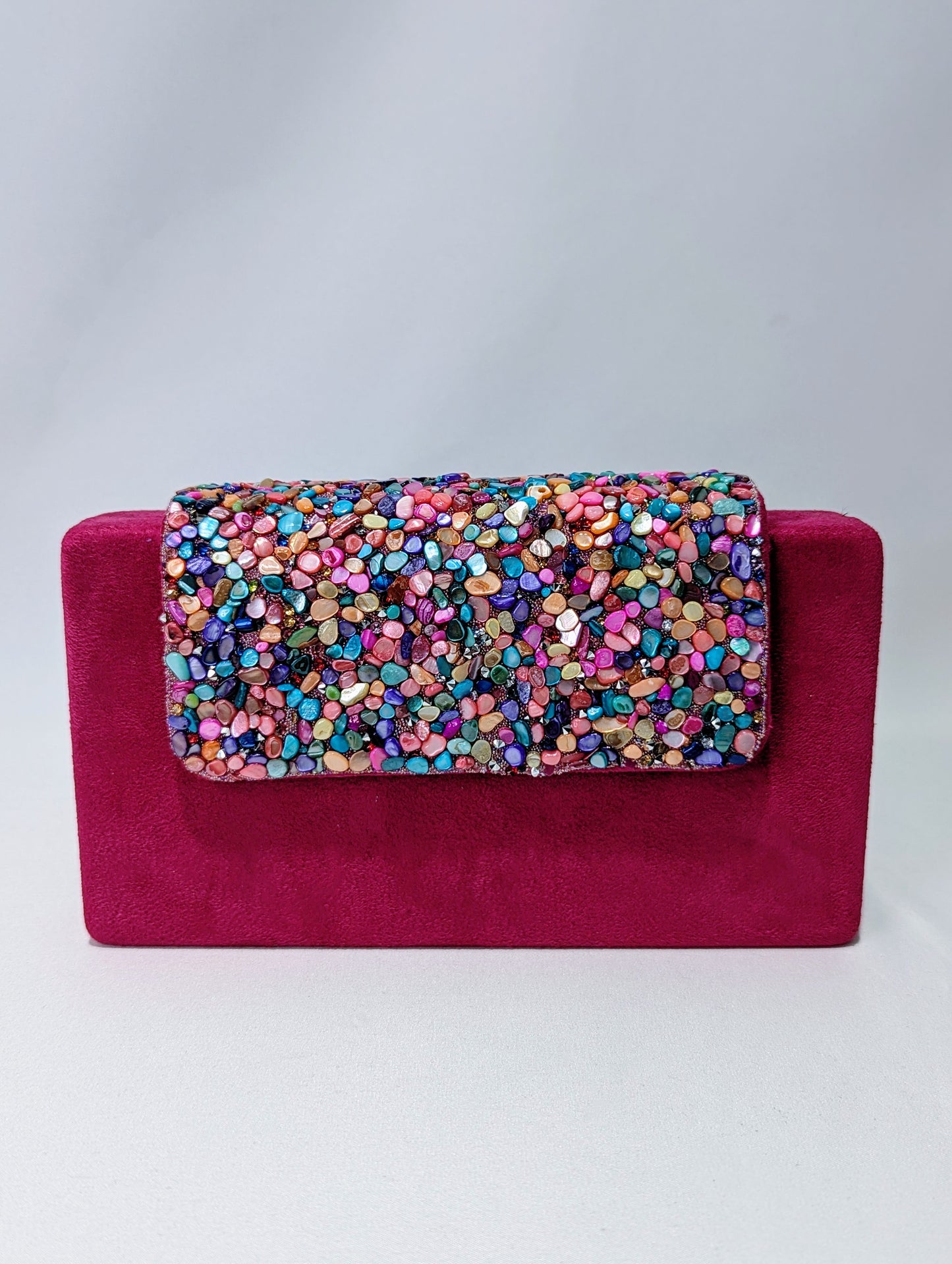 Bolso Fucsia con Pedrería Multicolor