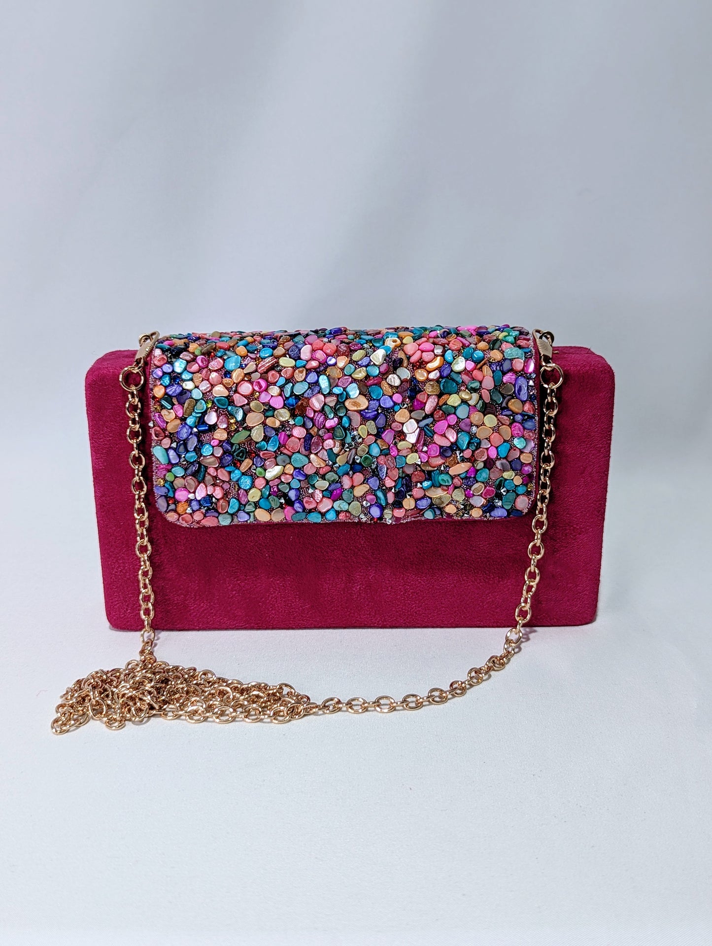 Bolso Fucsia con Pedrería Multicolor