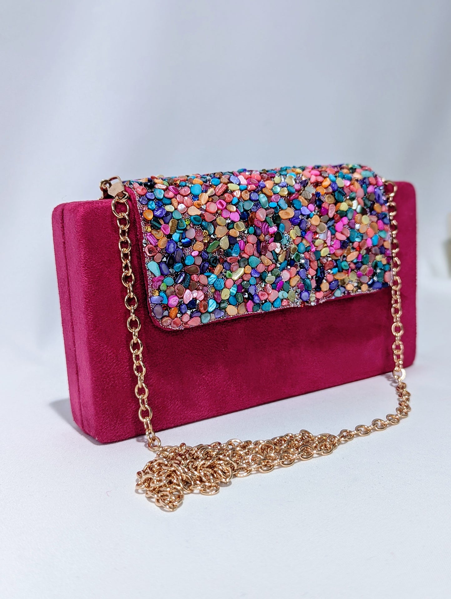 Bolso Fucsia con Pedrería Multicolor