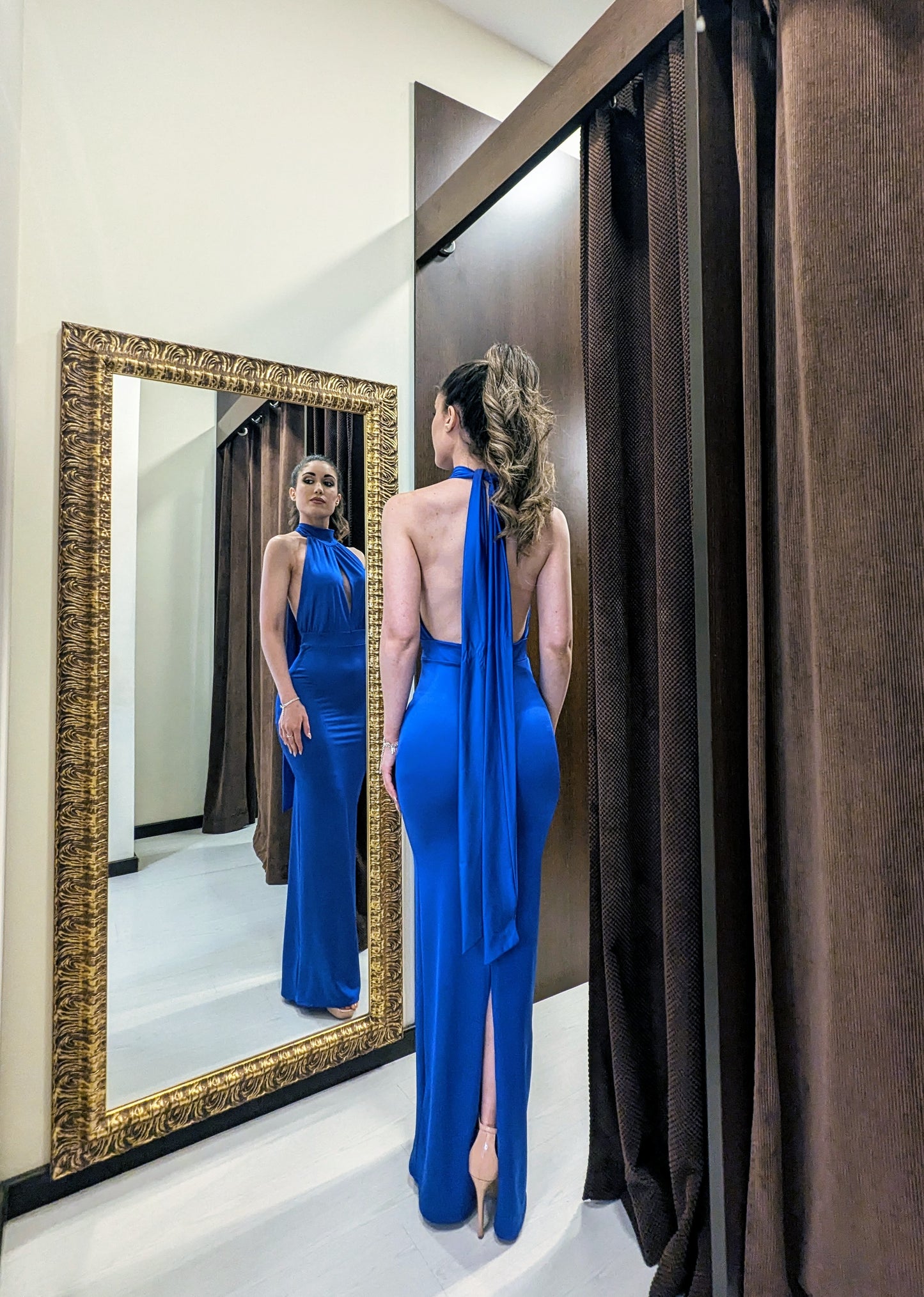 Vestido Halter Azul Eléctrico | Vestido de Evento