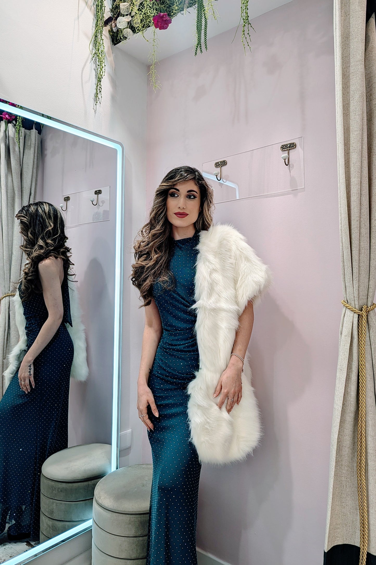 Estola de Pelo Blanca con Broche | Vestido de Evento